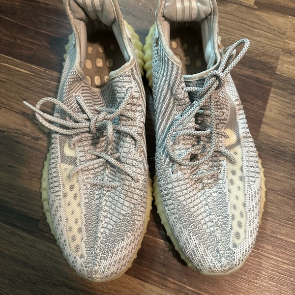 Yeezy Yeshaya - Picture 11 of 11